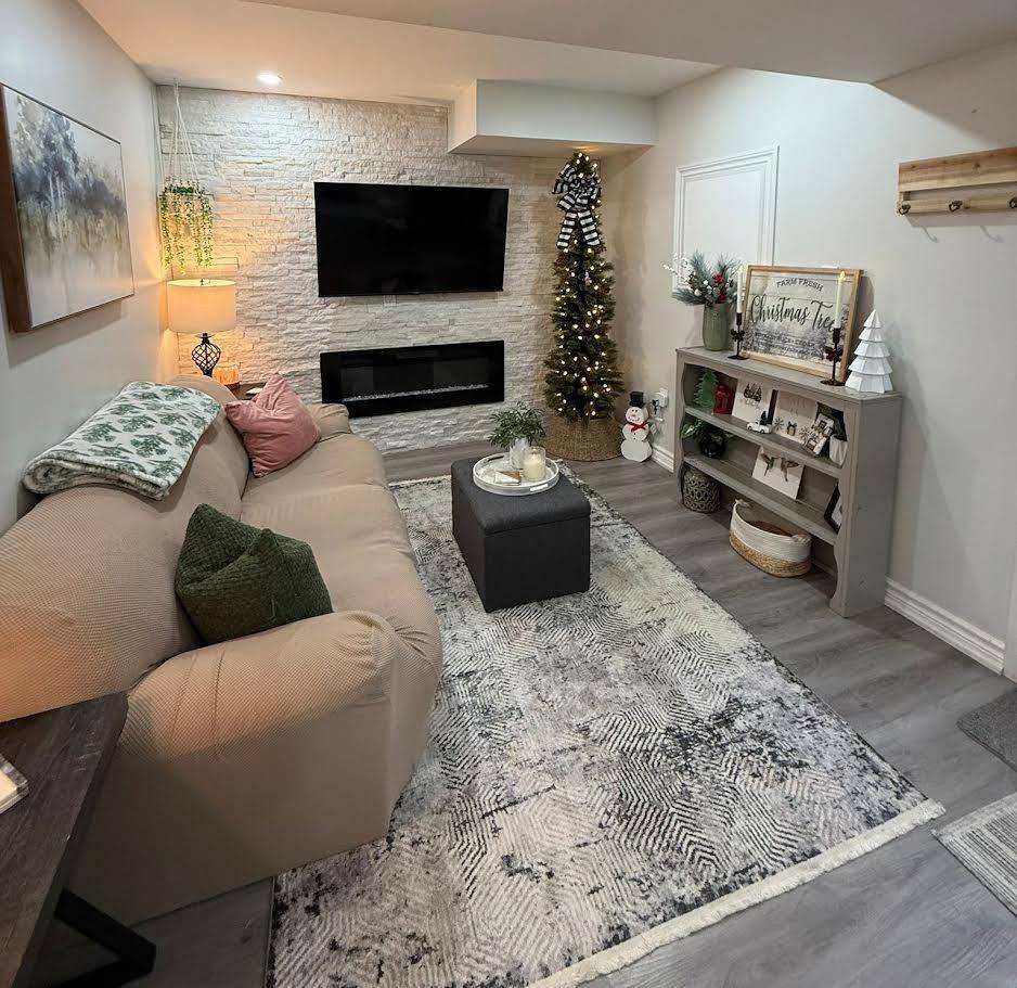 Whitby, ON L1P 1Y5,32 Westfield DR E