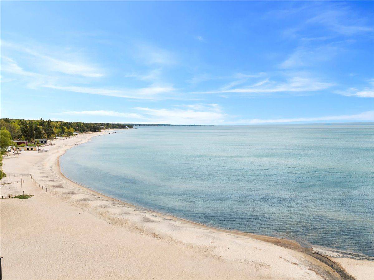 Tiny, ON L0L 2J0,369 Balm Beach RD W