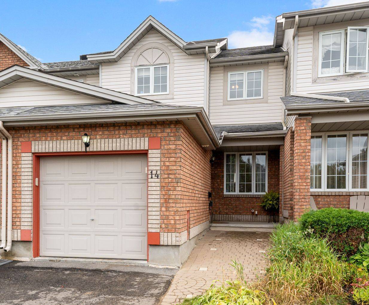 Hunt Club - South Keys And Area, ON K1T 3Y2,14 Drumso ST