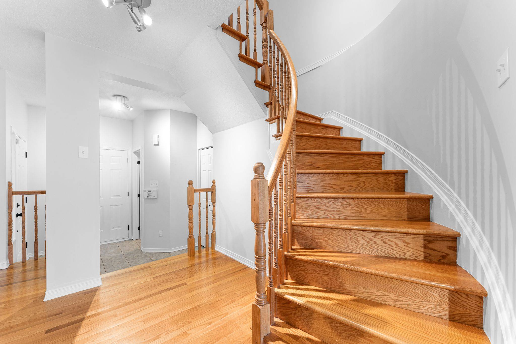 Hunt Club - South Keys And Area, ON K1T 3Y2,14 Drumso ST