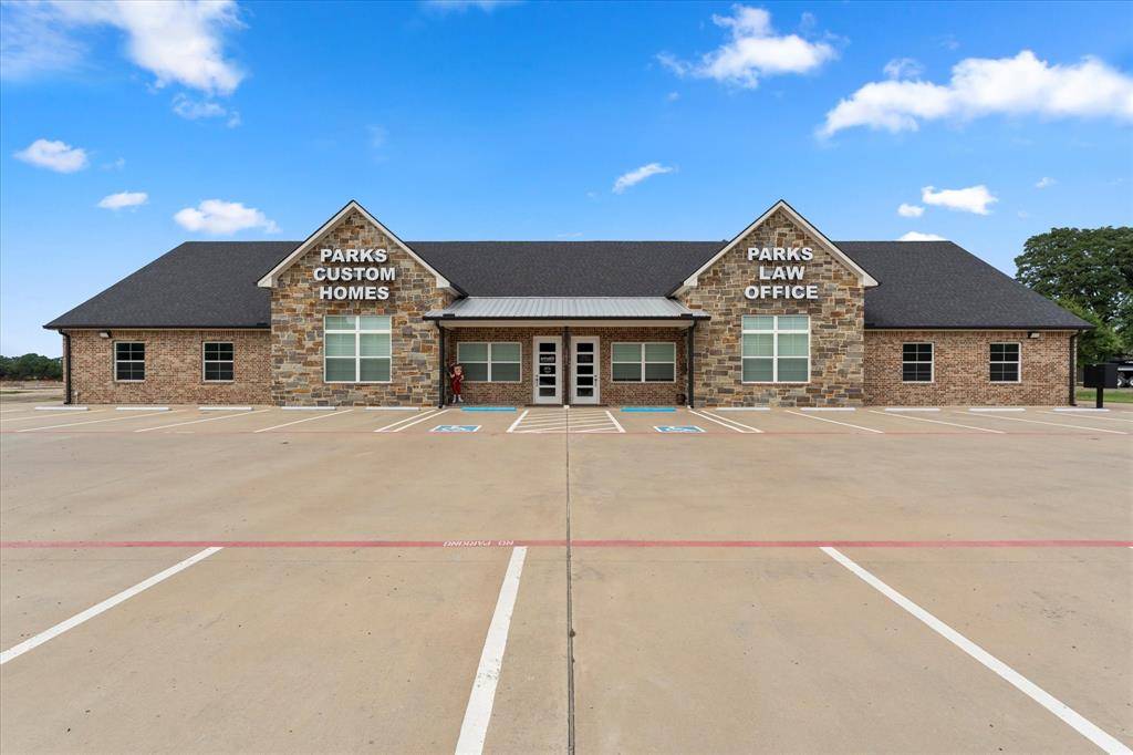Mabank, TX 75143,15821 Highway 175