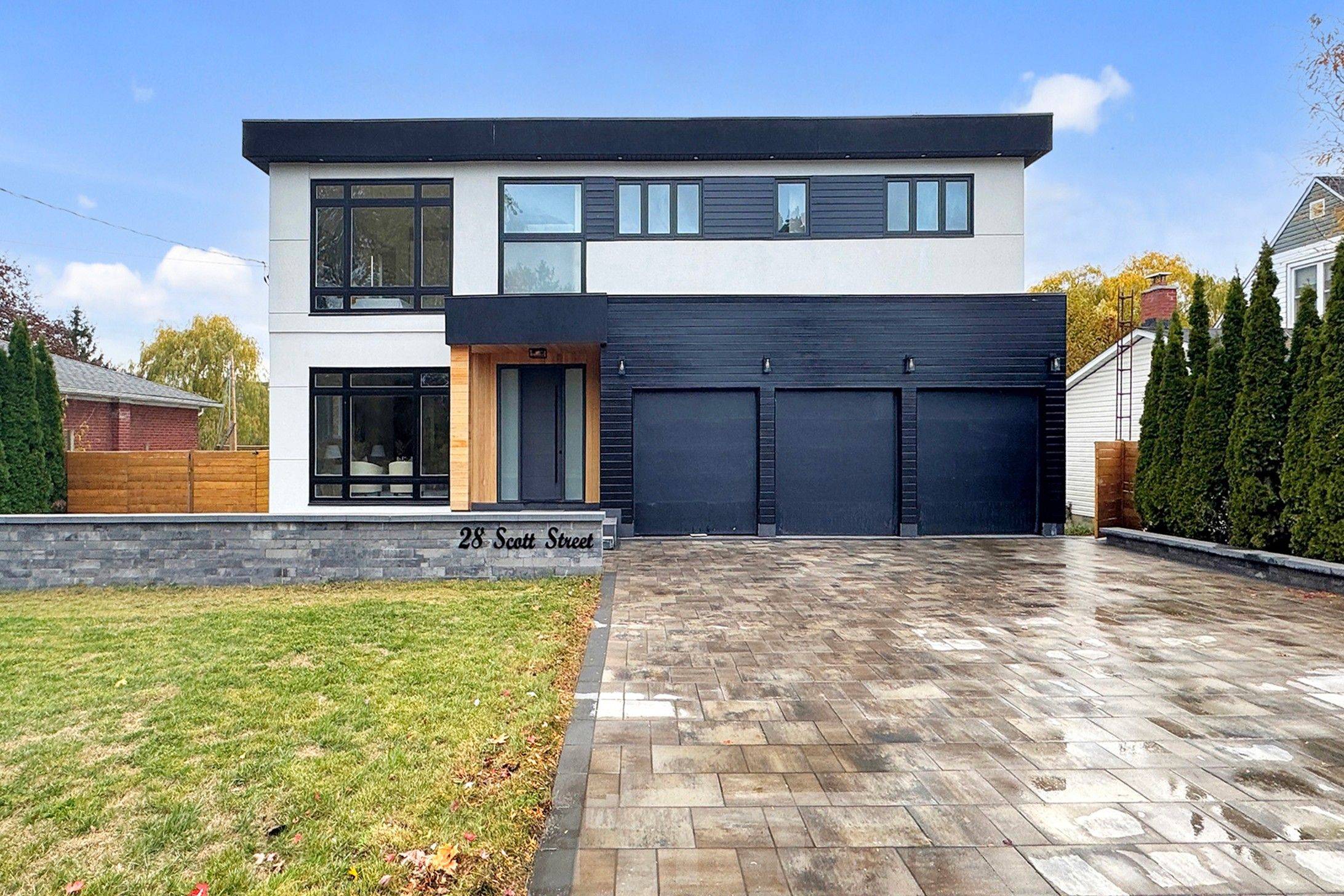 Whitby, ON L1N 3L1,28 Scott ST