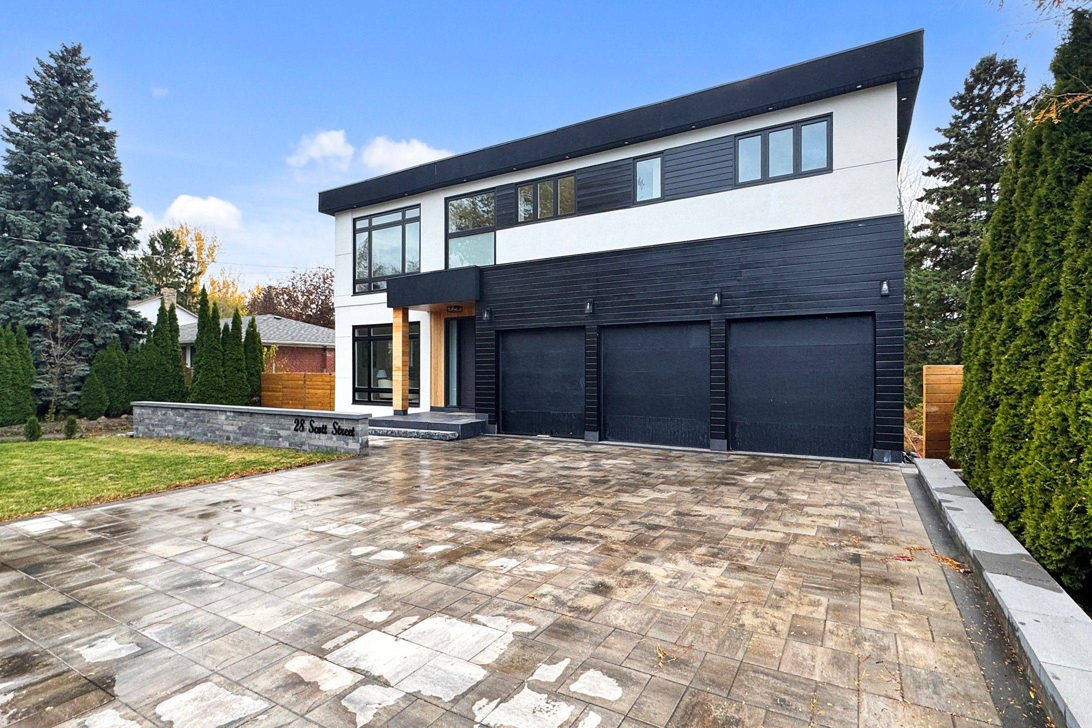 Whitby, ON L1N 3L1,28 Scott ST