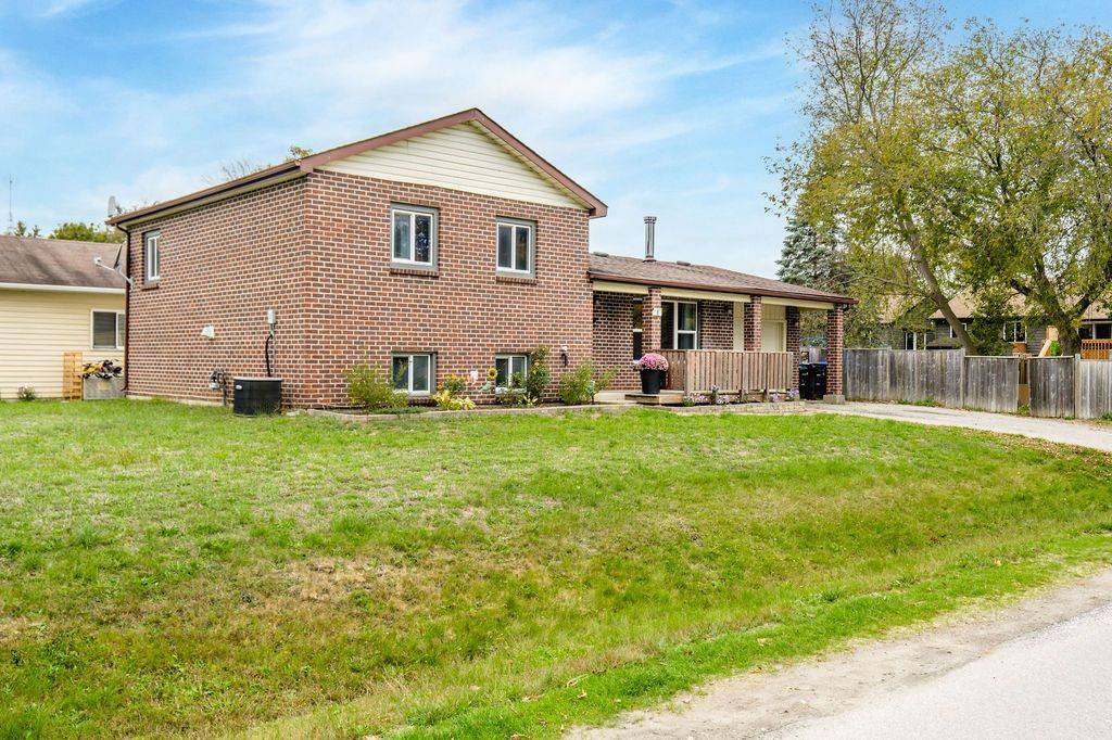 Essa, ON L0M 1B0,6 Duckworth ST