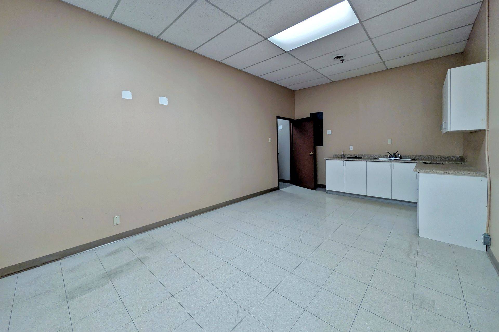 Toronto W10, ON M9V 4A8,20 Baywood RD #2