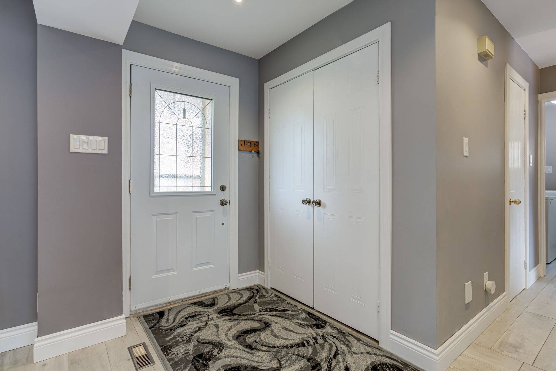 Burlington, ON L7M 2T9,2055 Hunters Wood DR