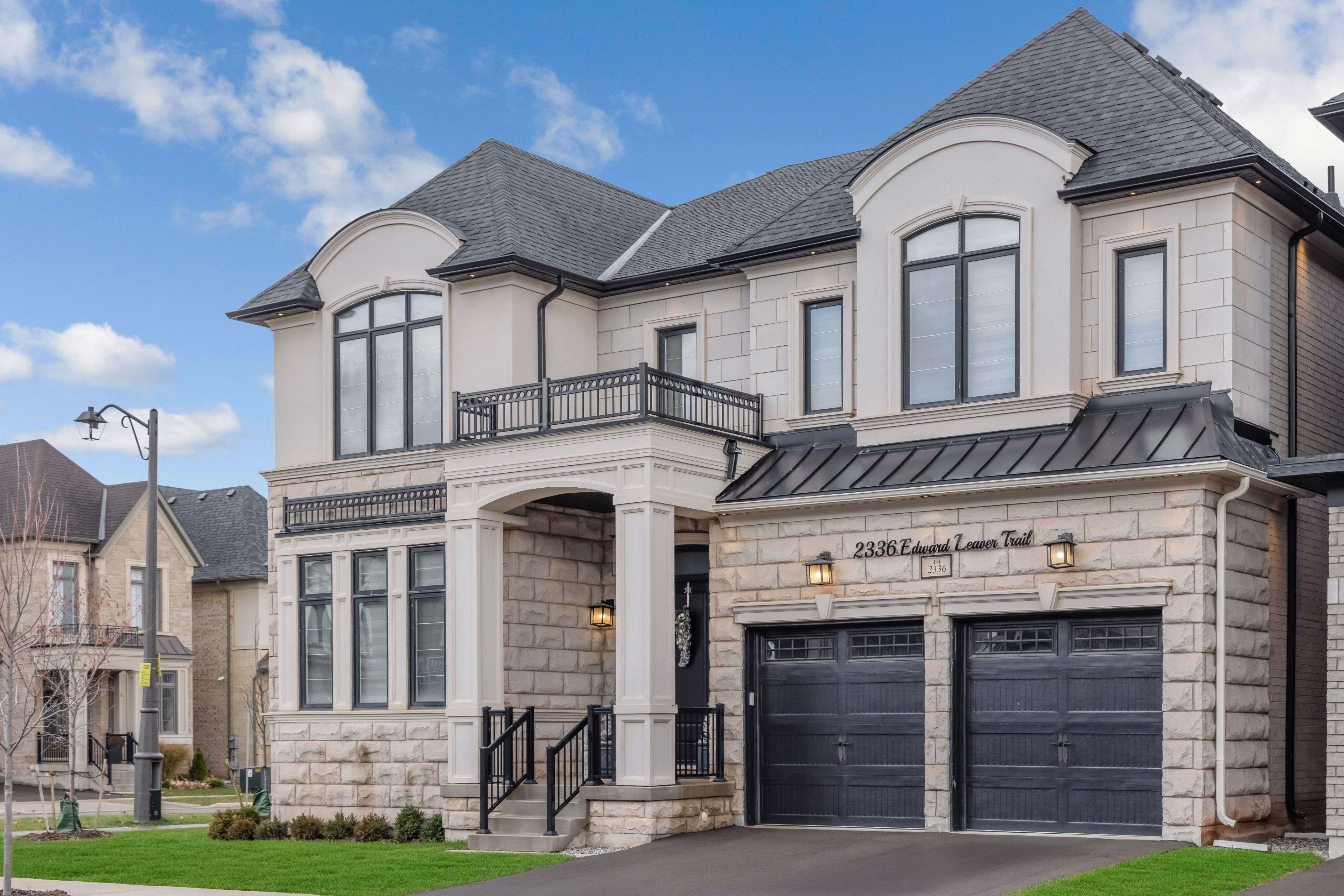 Oakville, ON L6M 5M7,2336 Edward Leaver TRL