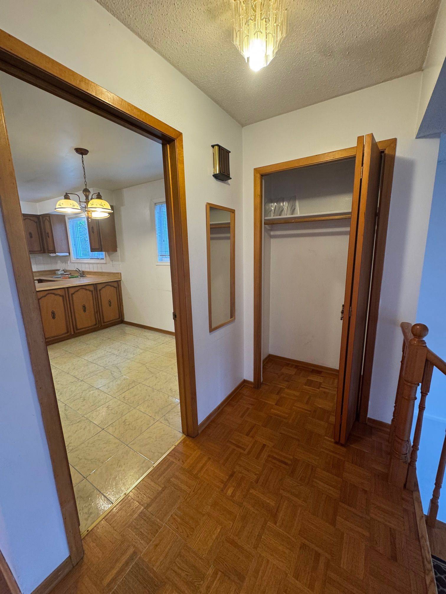 Mississauga, ON L5B 2P8,2409 Culver WAY #Main