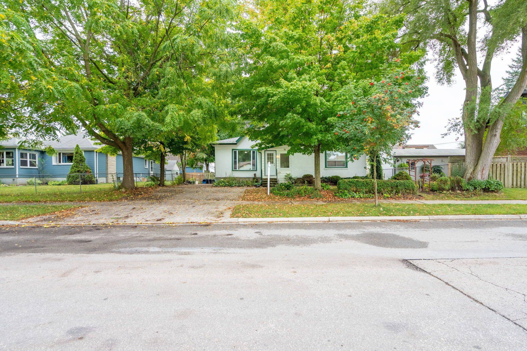 London South, ON N6J 1P1,25 Langarth ST W