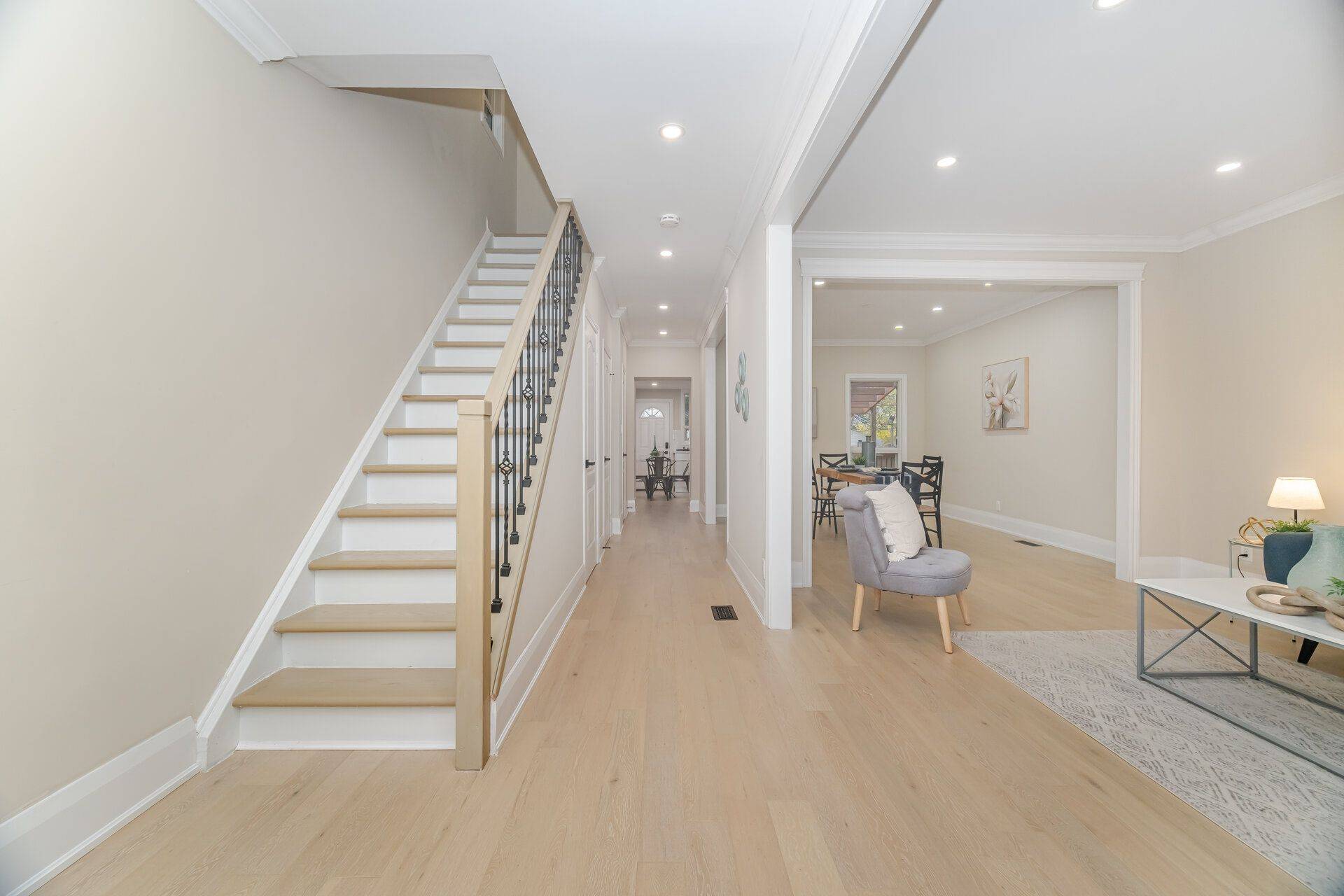 Hamilton, ON L8L 6H7,98 Birch AVE