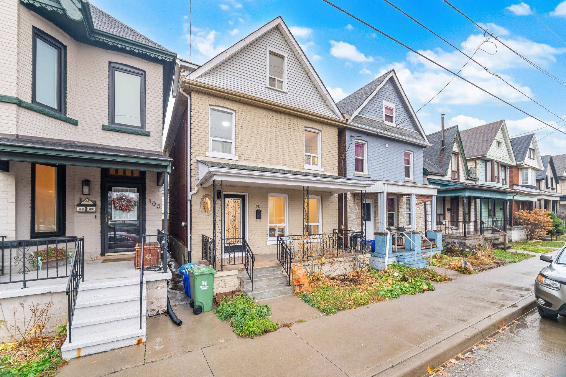 Hamilton, ON L8L 6H7,98 Birch AVE