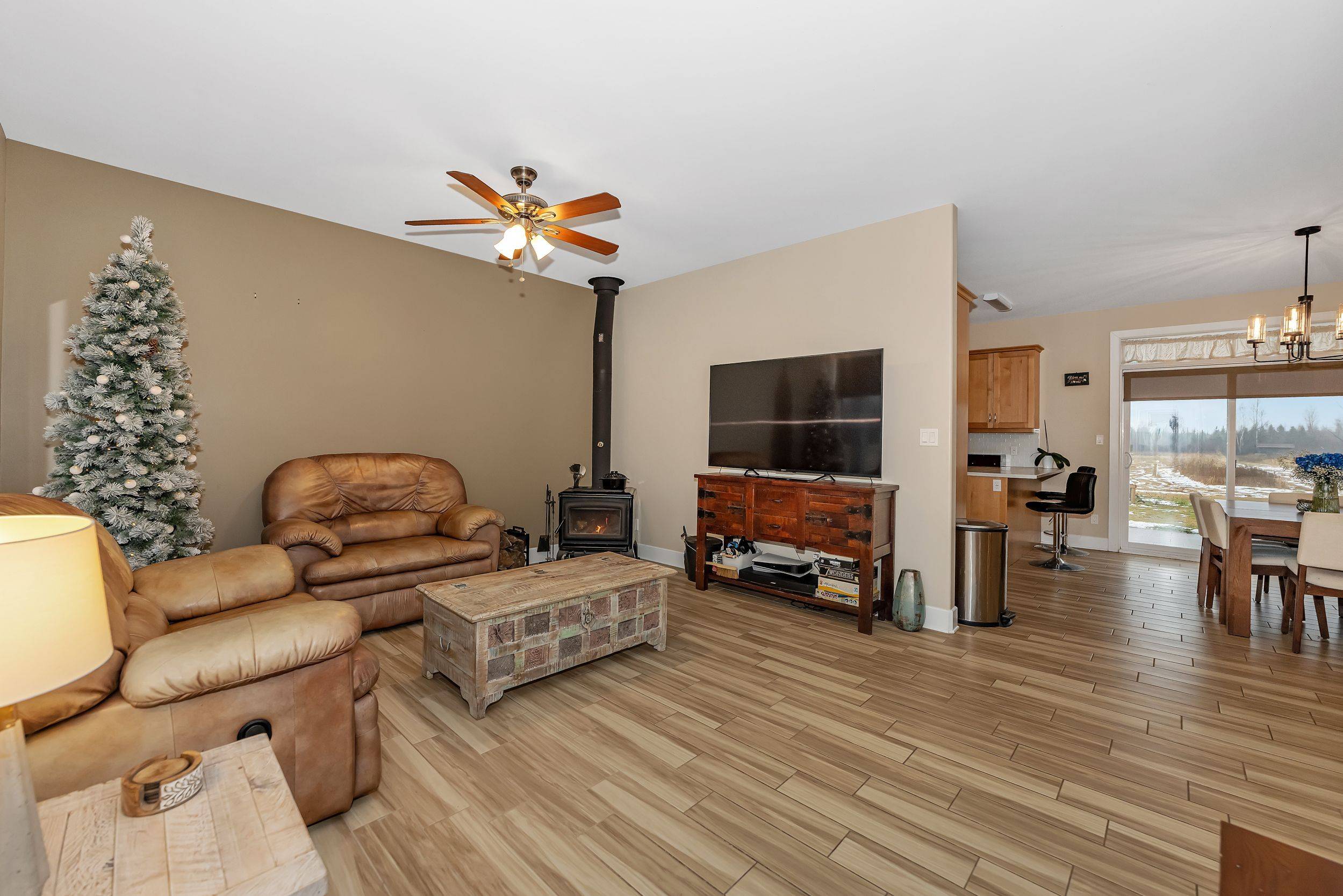 Merrickville-wolford, ON K0G 1N0,998 Pioneer RD