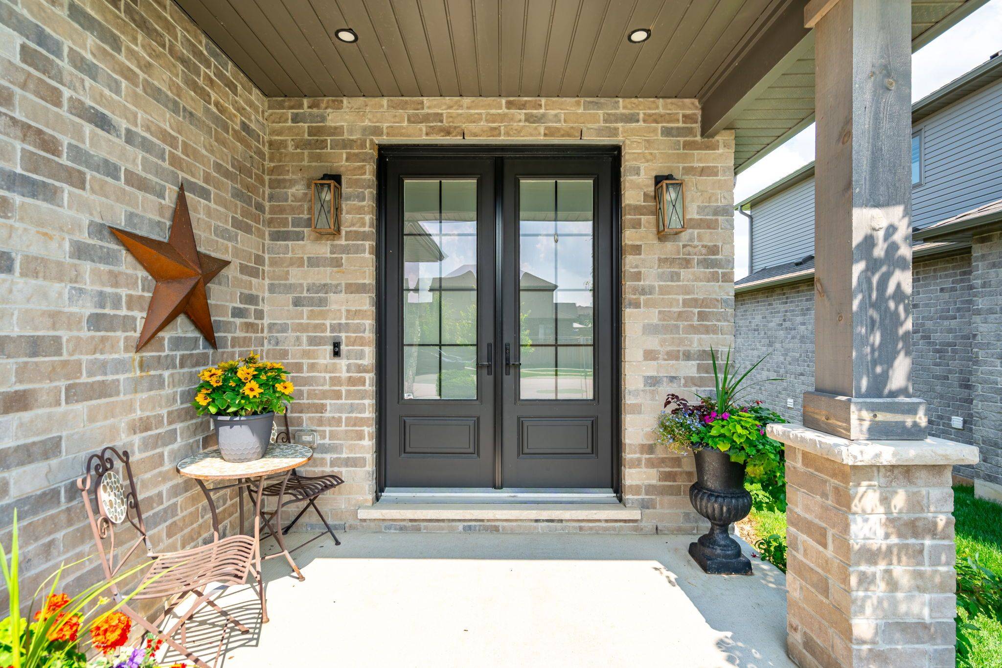 Brant, ON N3L 0B2,16 Whiting DR