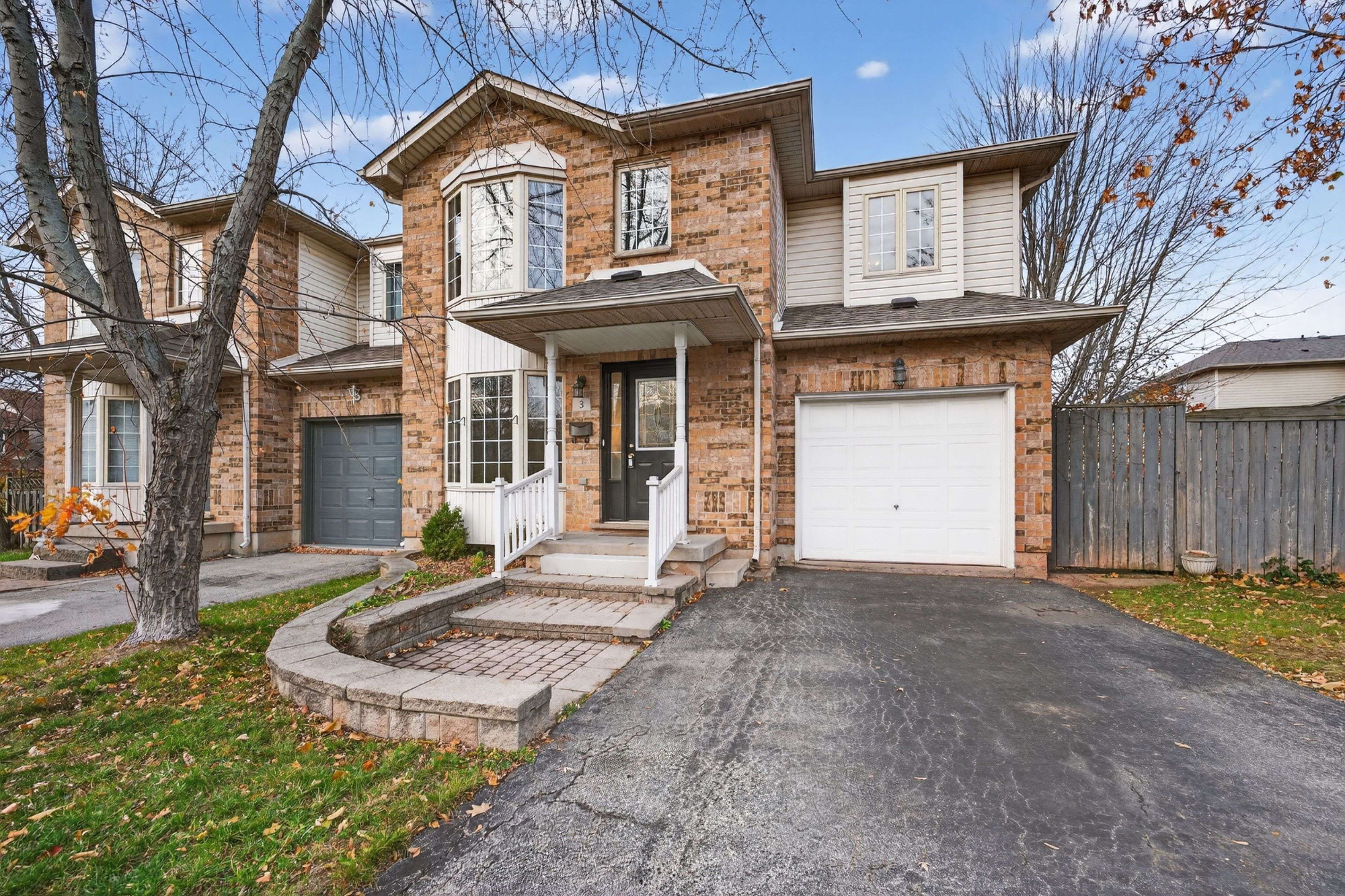 Grimsby, ON L3M 5M5,3 Kenyon CRES