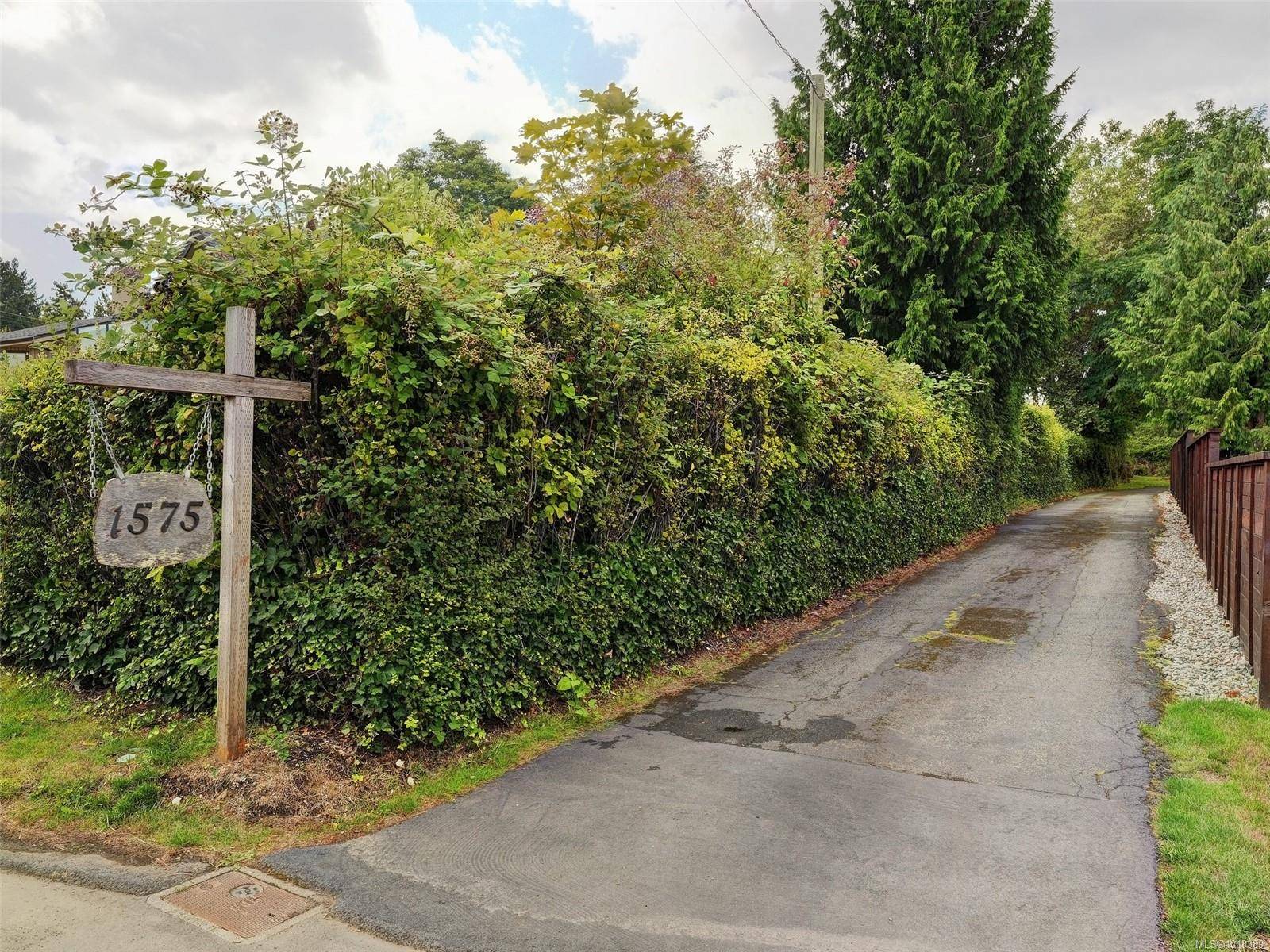 Saanich, BC V8N 2V6,1575 Mileva Lane