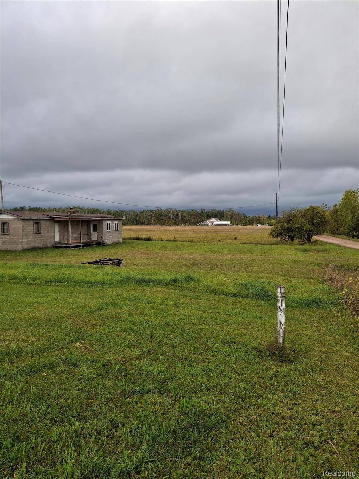 Cheboygan, MI 49721,8596 Ross RD