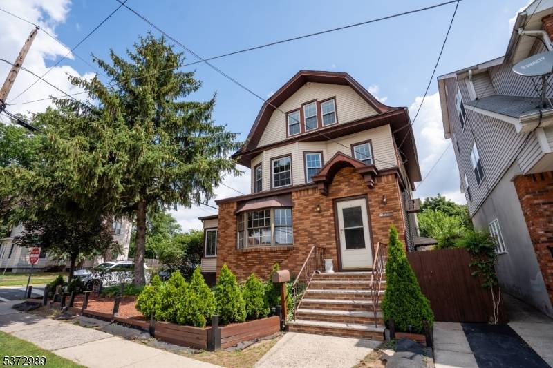 Lyndhurst Twp., NJ 07071,325 Valley Brook Ave