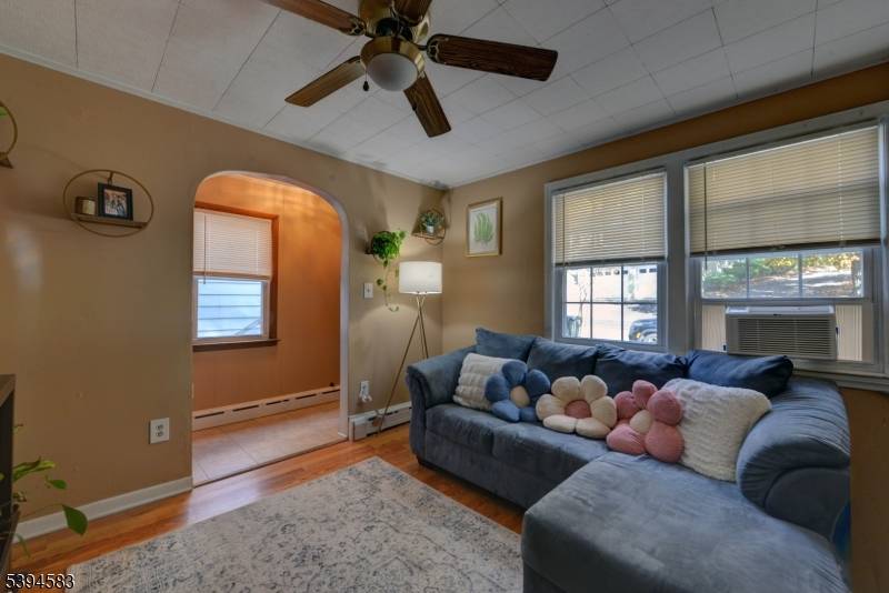 Hopatcong Boro, NJ 07843,332 Elmira Trl