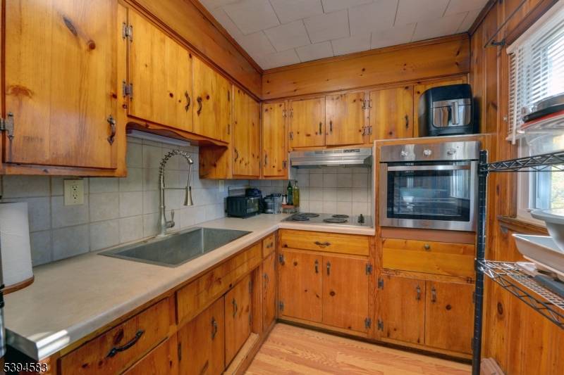 Hopatcong Boro, NJ 07843,332 Elmira Trl