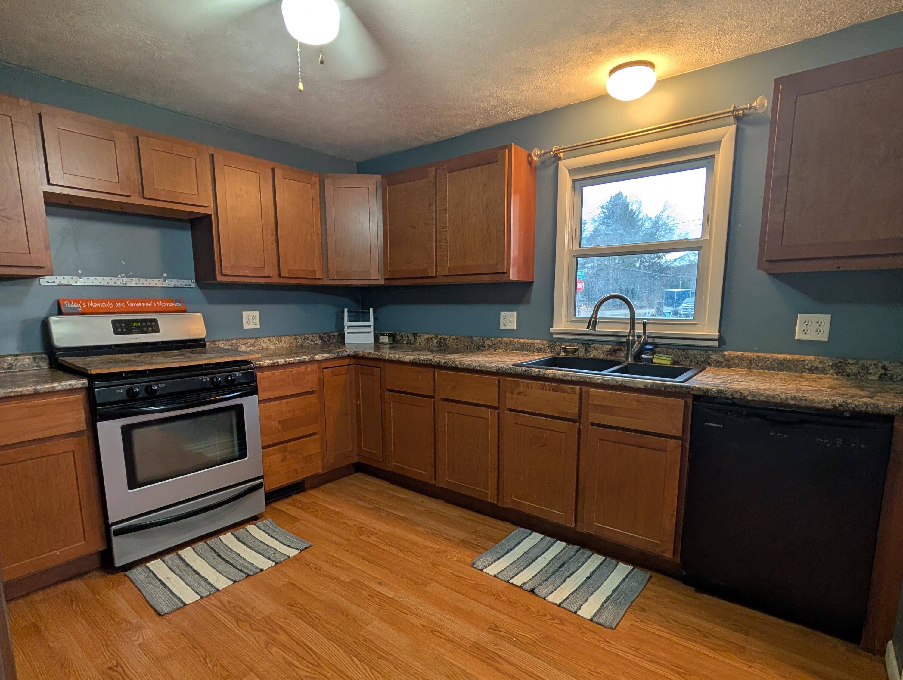 Fruitport, MI 49415,340 Douglas ST