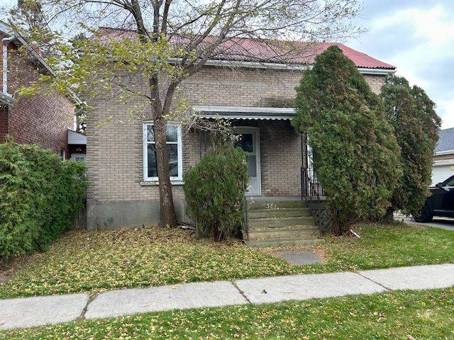Oshawa, ON L1J 2H7,381 Pine AVE