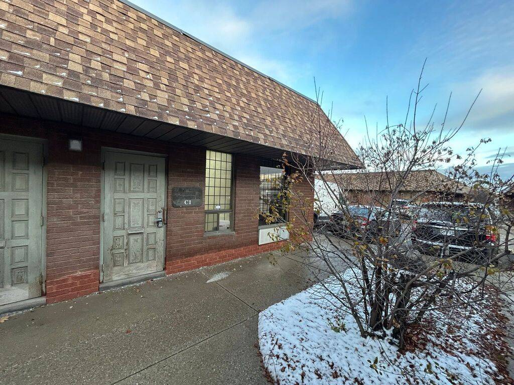 Mississauga, ON L4W 2M4,1585 Britannia RD E ## C1