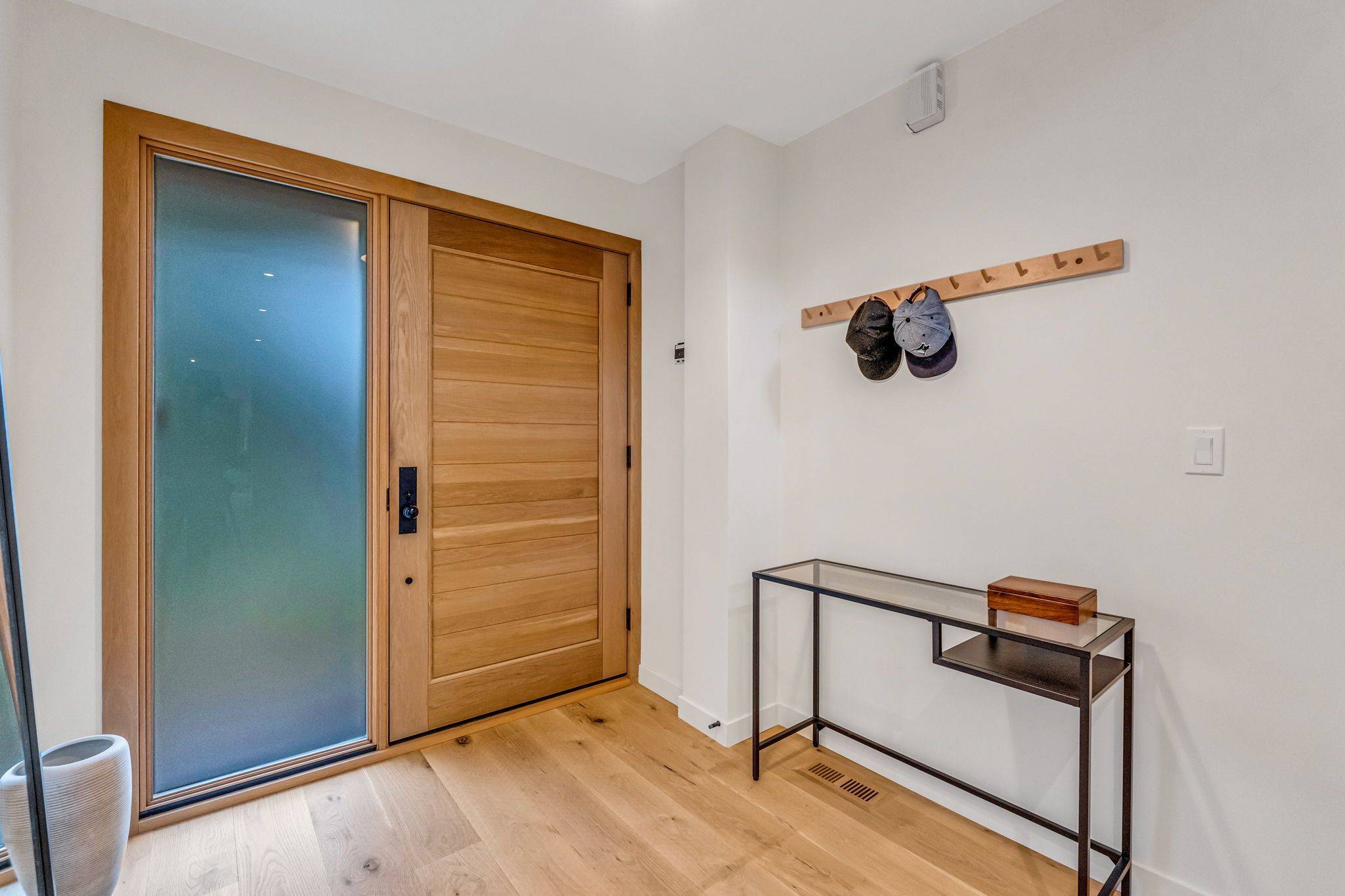 Toronto W08, ON M9C 4H2,12 Barvale CT