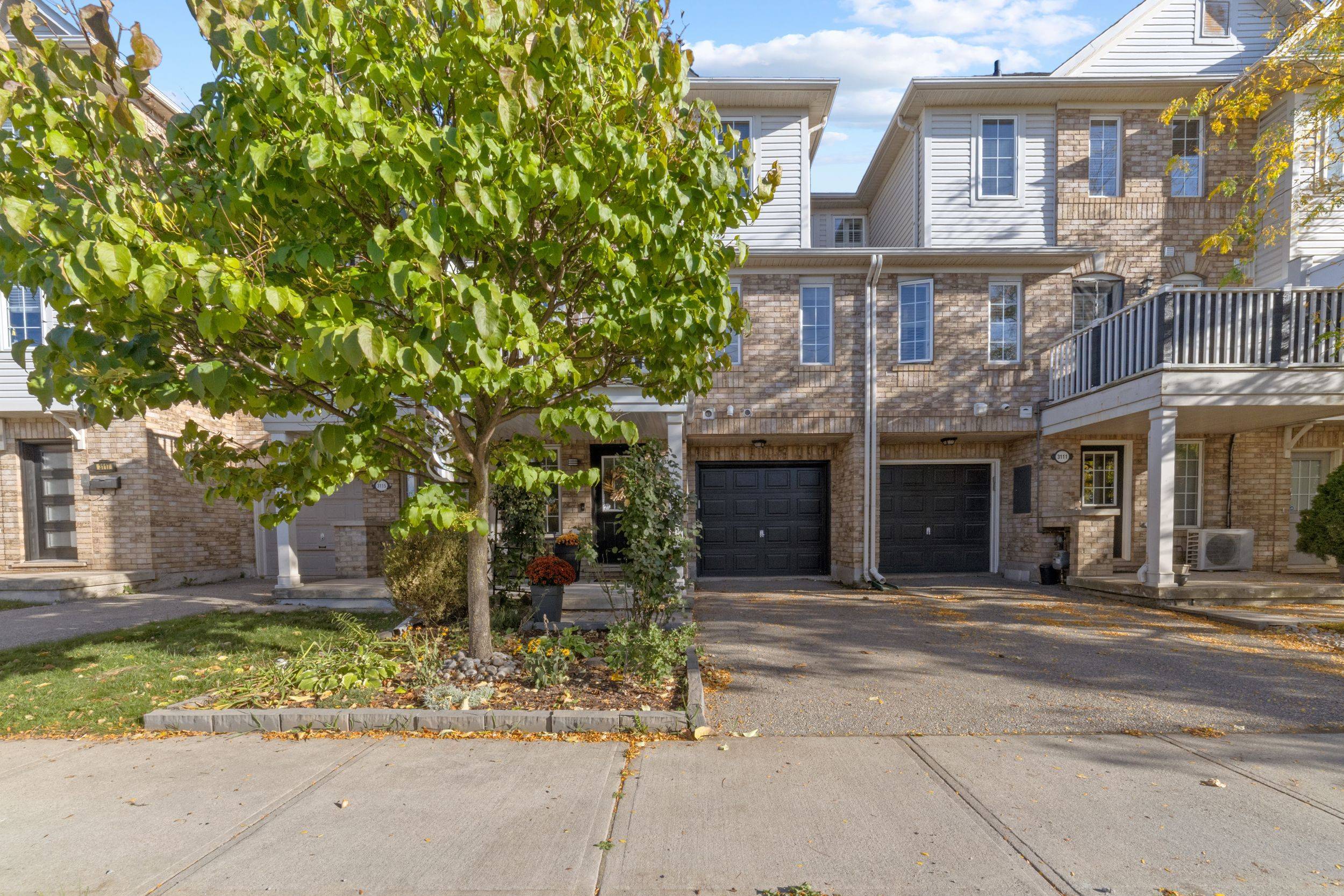 Oakville, ON L6M 5H9,3113 Stornoway CIR