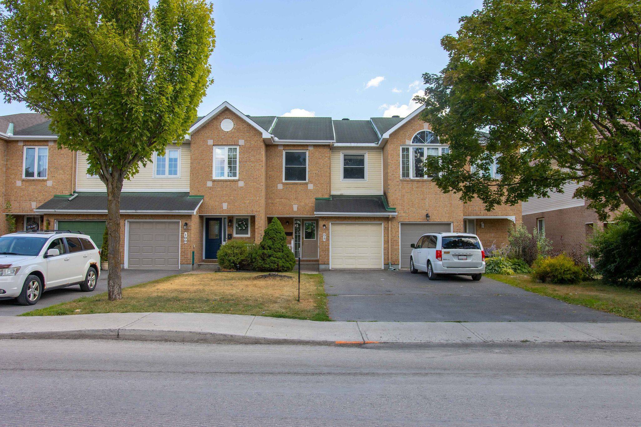 Kanata, ON K2M 2N3,98 Grassy Plains DR