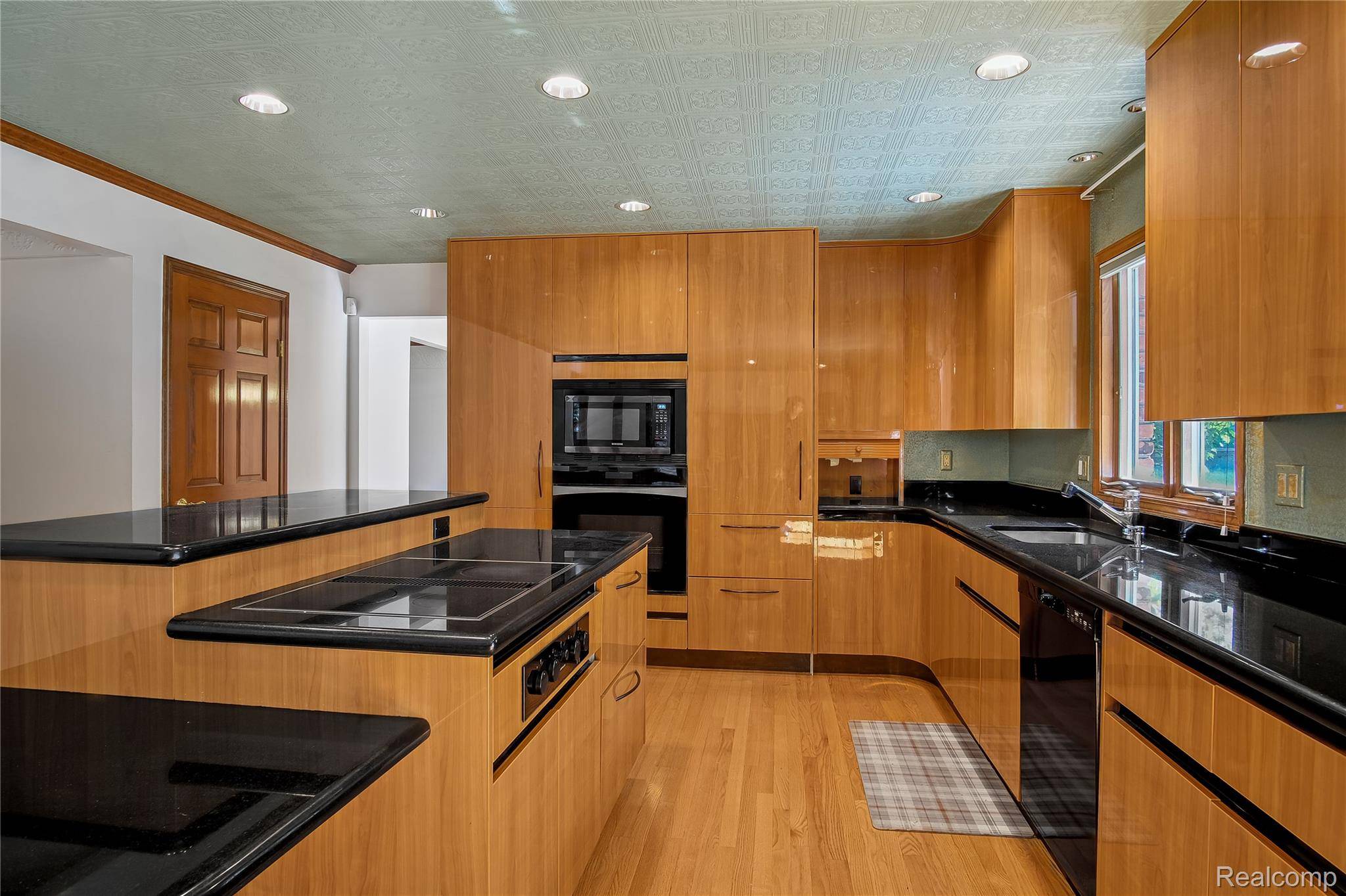 Birmingham, MI 48009,1777 Fairway DR