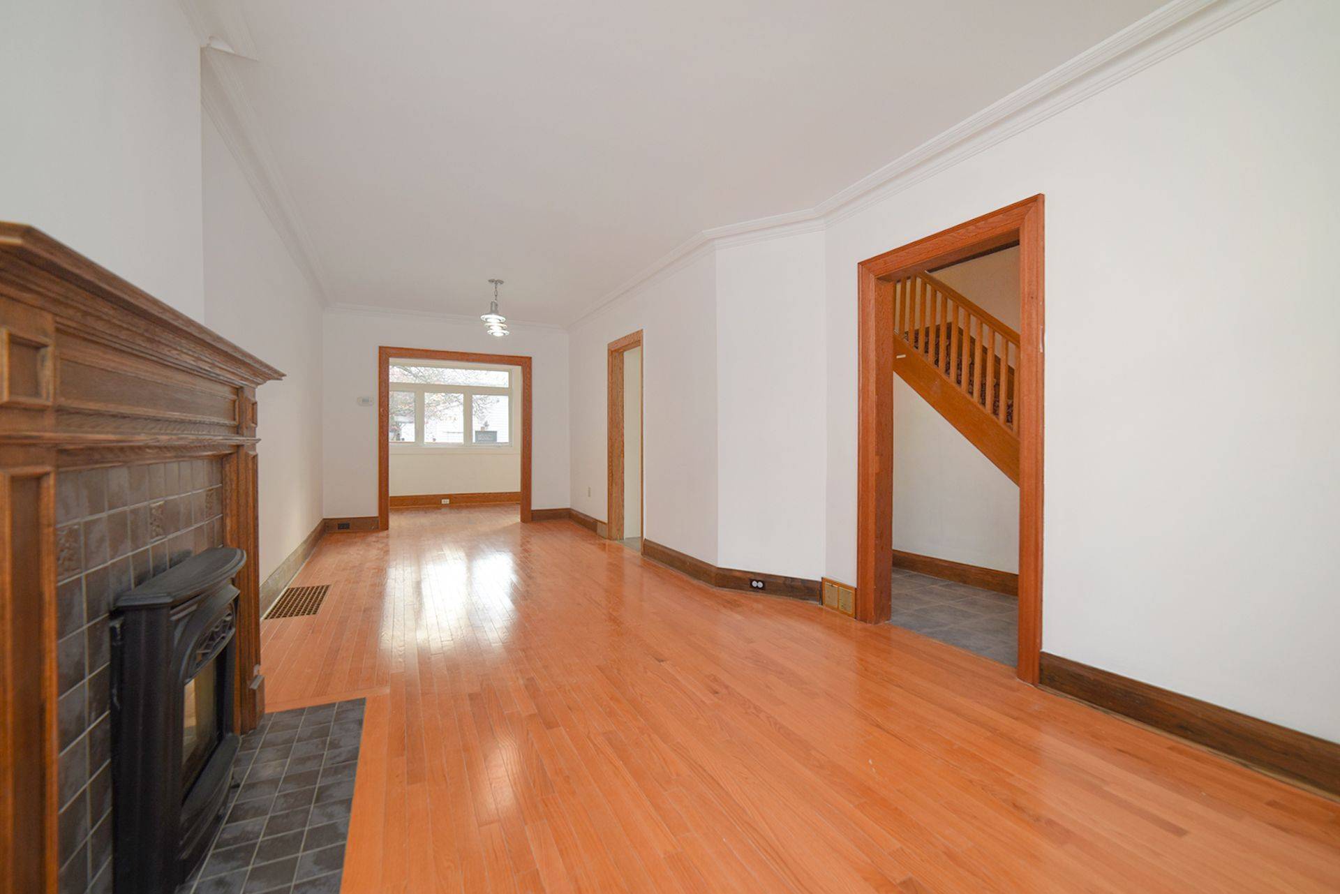 Toronto C04, ON M5M 1M3,27 Cranbrooke AVE