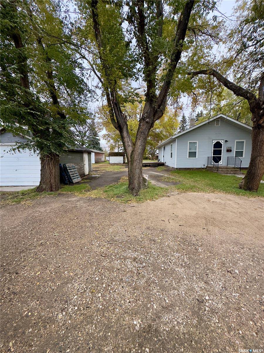 Waldheim, SK S0K 4R0,2008 2nd AVENUE W