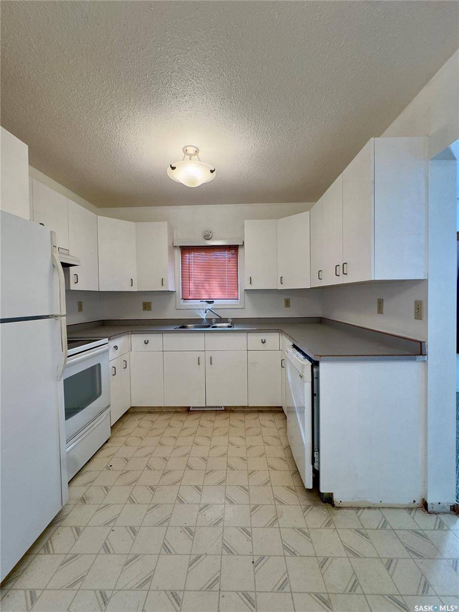 Waldheim, SK S0K 4R0,2008 2nd AVENUE W