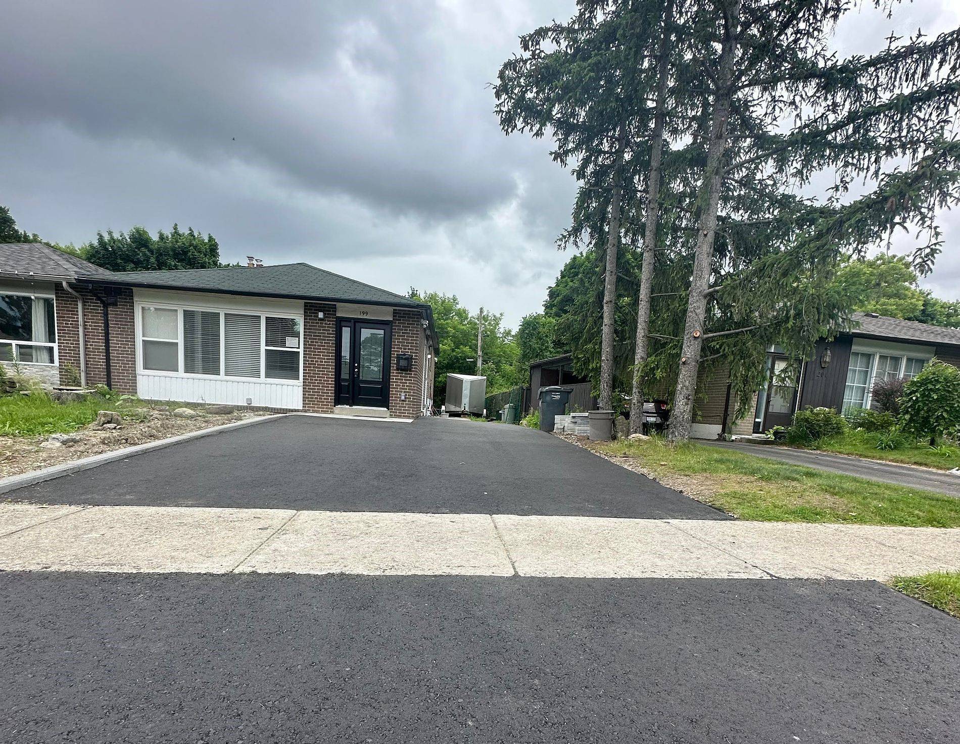 Brampton, ON L6T 1J1,199 Avondale BLVD #Unit 2