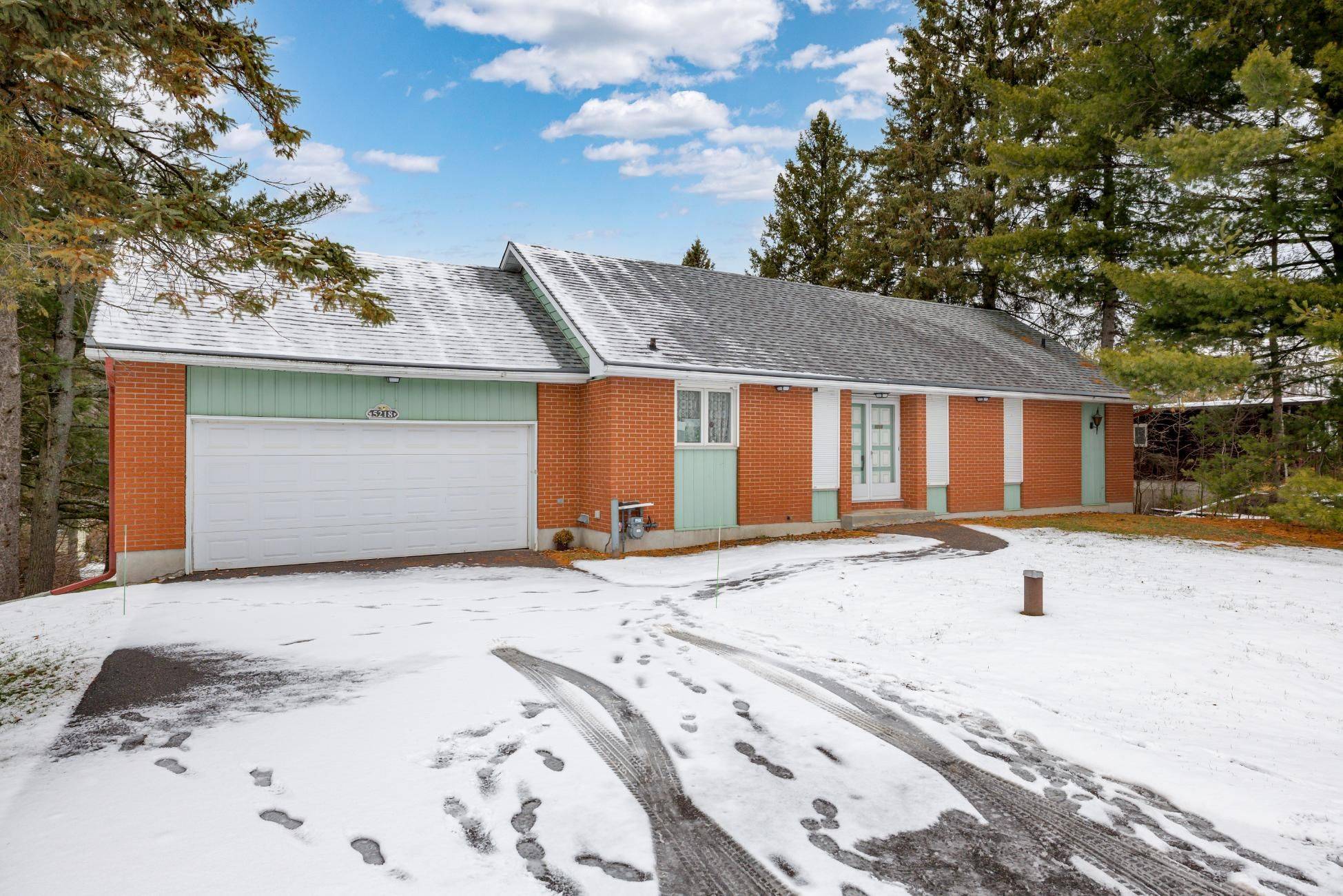 Manotick - Kars - Rideau Twp And Area, ON K4M 1G2,5218 Mclean CRES