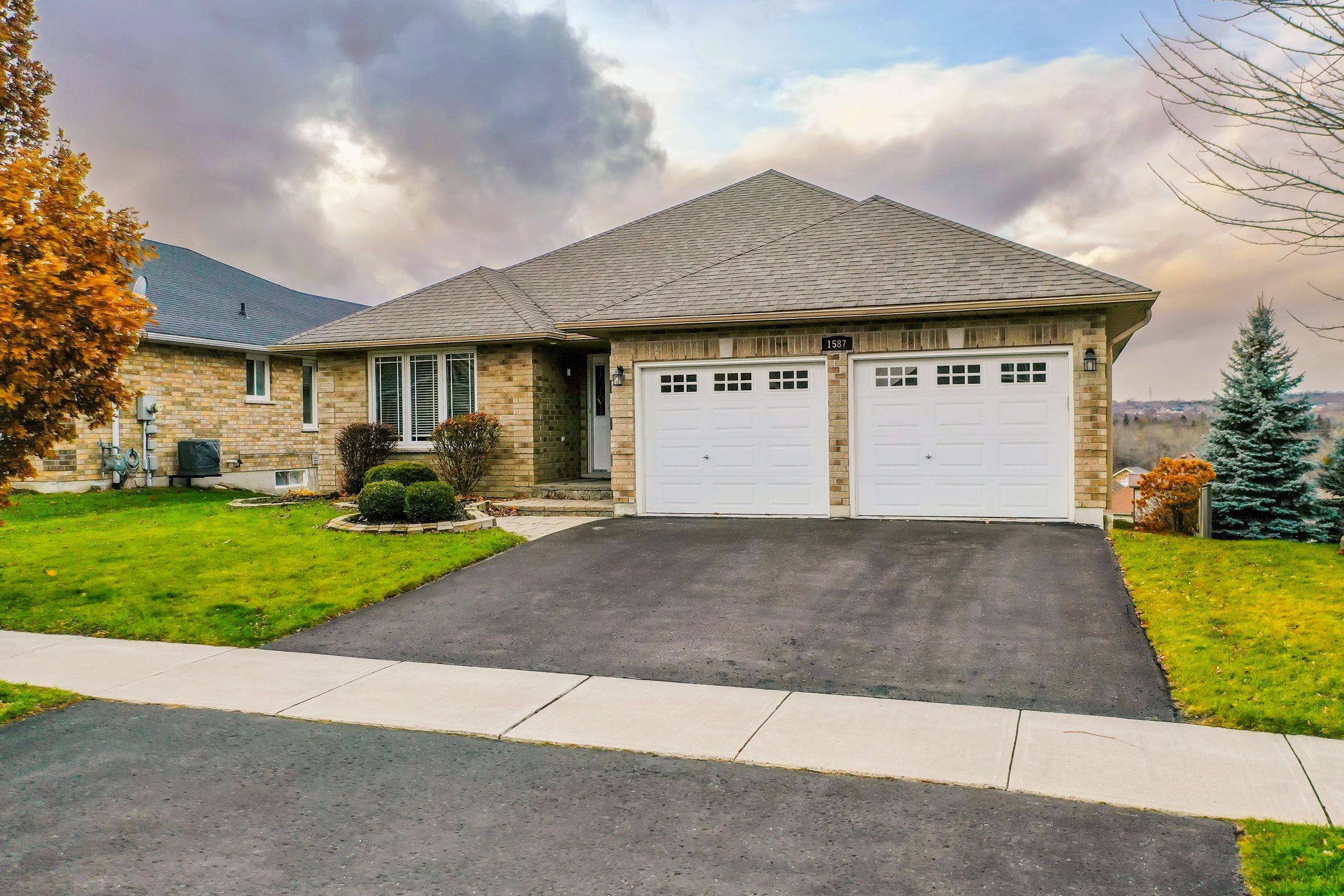 Peterborough, ON K9H 0A8,1587 Scollard CRES