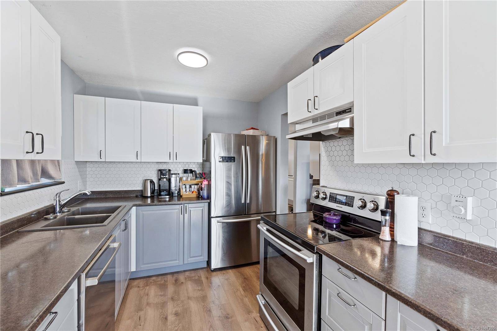 Nanaimo, BC V9R 4N3,51 View St