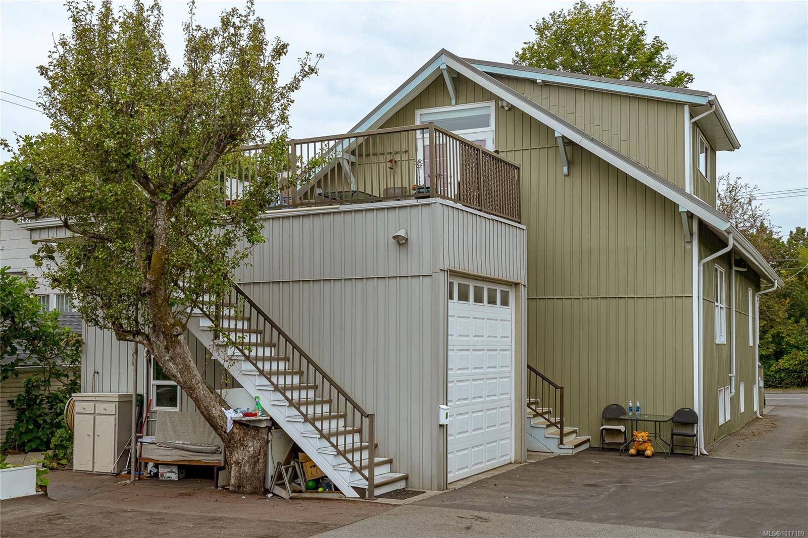 Victoria, BC V8T 4G2,3015 Quadra St