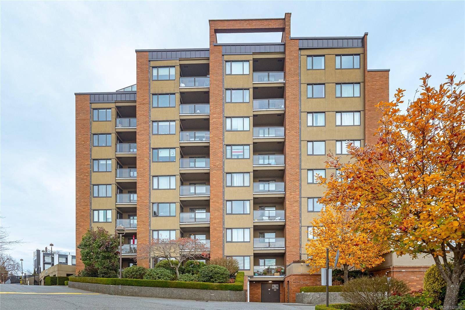 Victoria, BC V9A 6Z2,103 Gorge Rd E #305