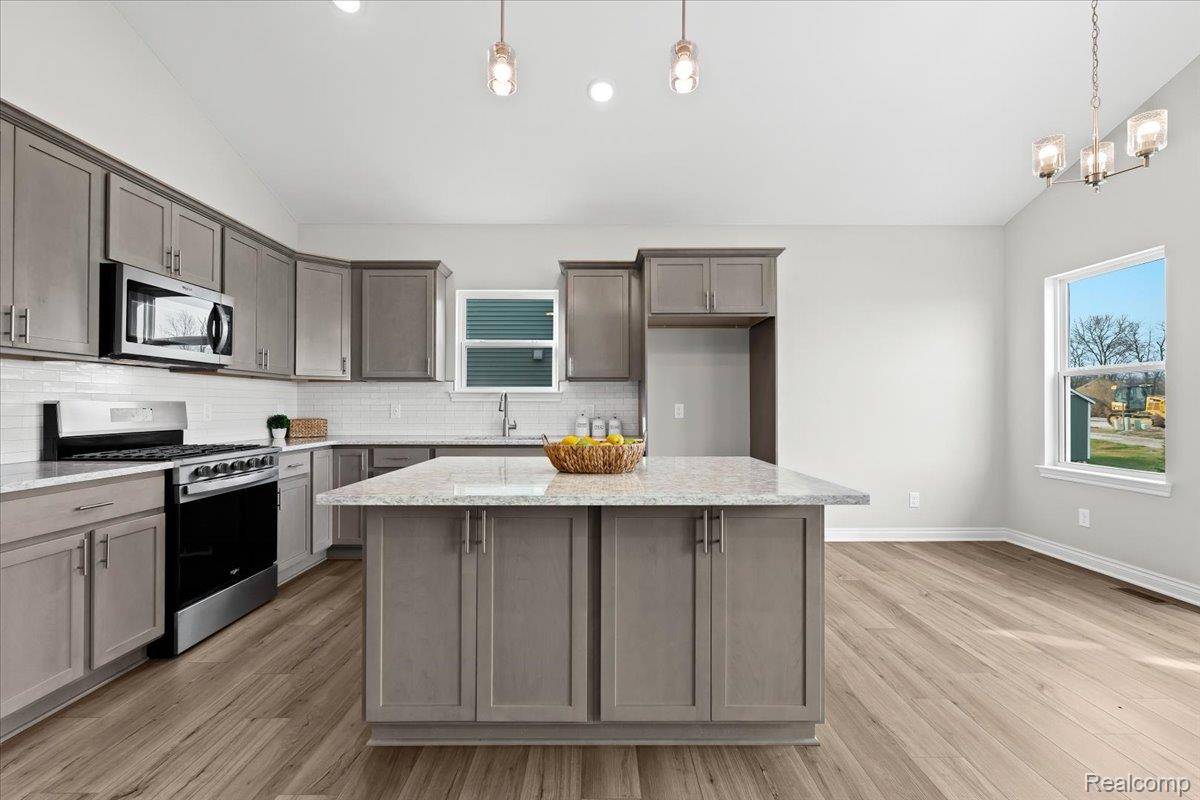 Whitmore Lake, MI 48189,518 Jubilee DR