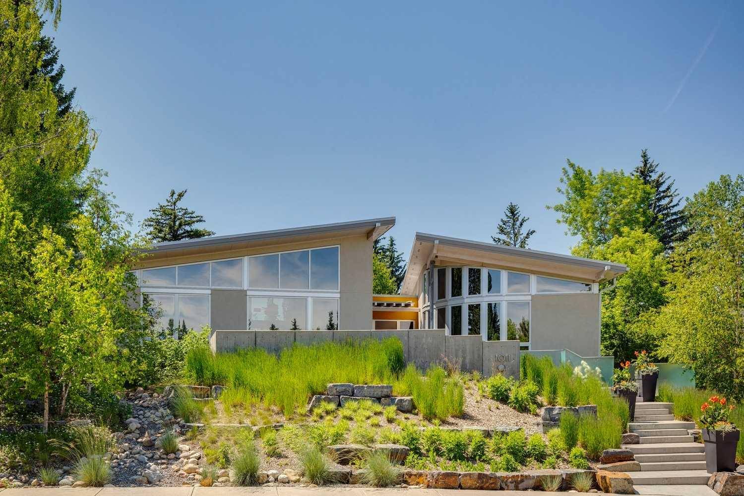 Calgary, AB T2S 1N2,1011 Elizabeth RD SW