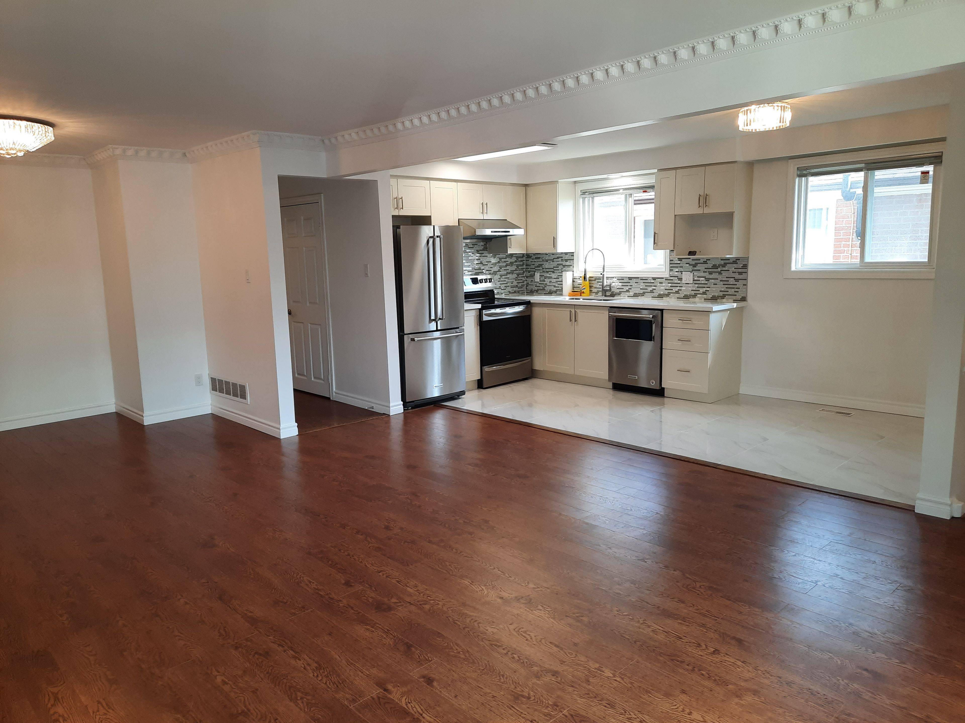 Toronto C15, ON M2H 1C3,55 Reiber CRES #Upper