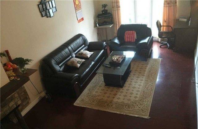 Toronto E05, ON M1W 2Z6,73 Ambercroft BLVD