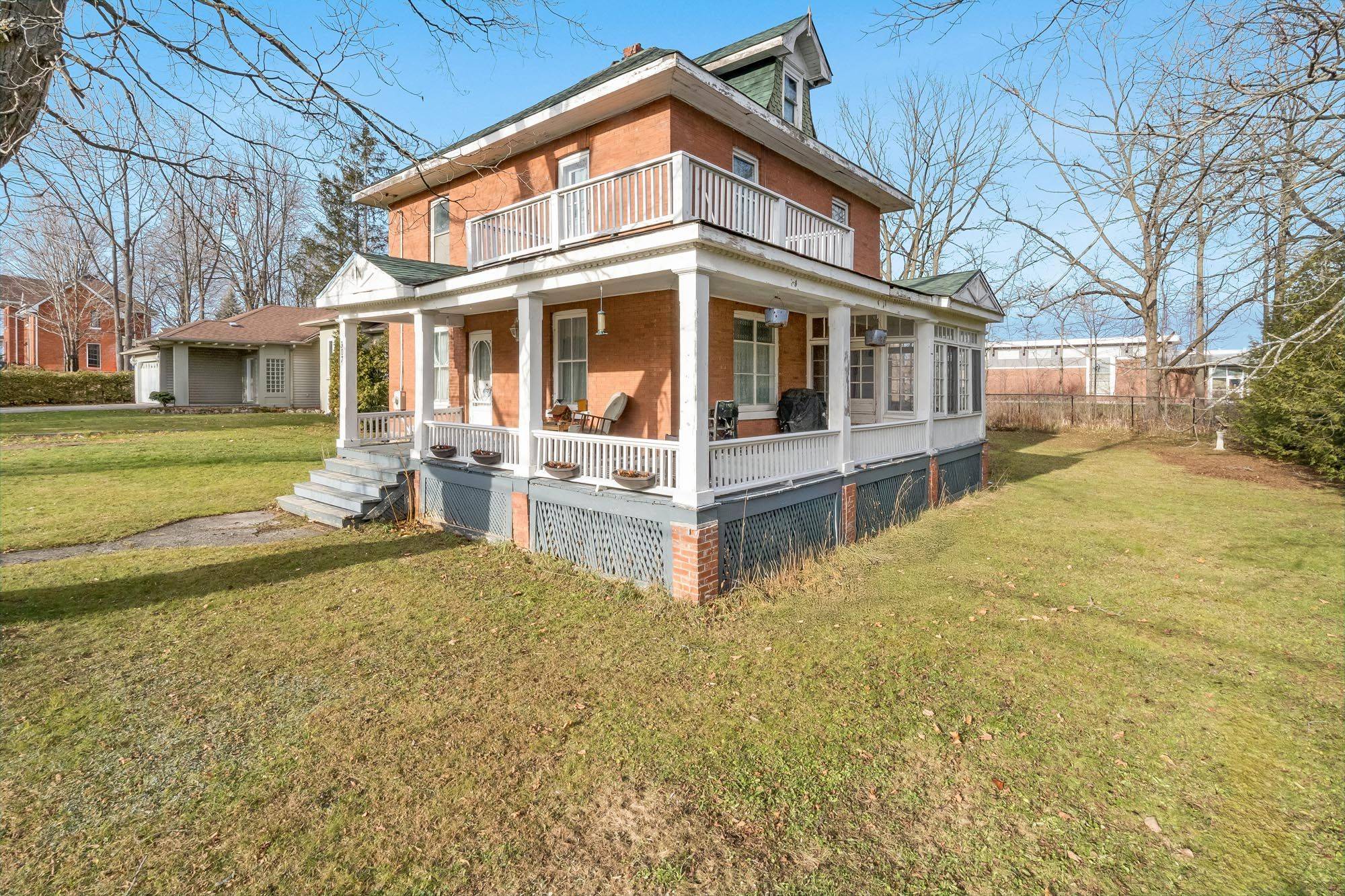 Tay, ON L0K 2A0,307 Albert ST