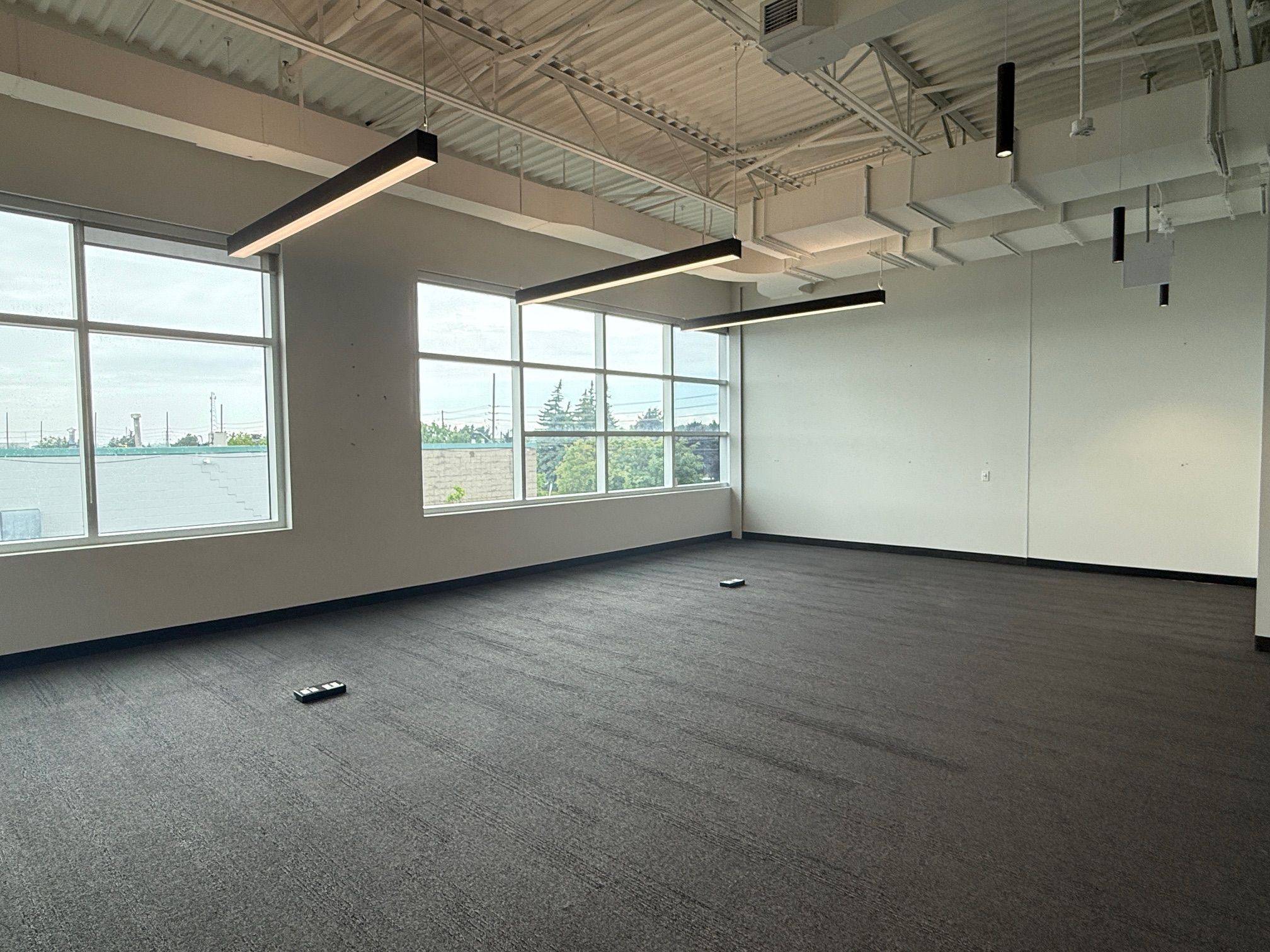 Guelph, ON N1G 3X7,412 Laird RD #201