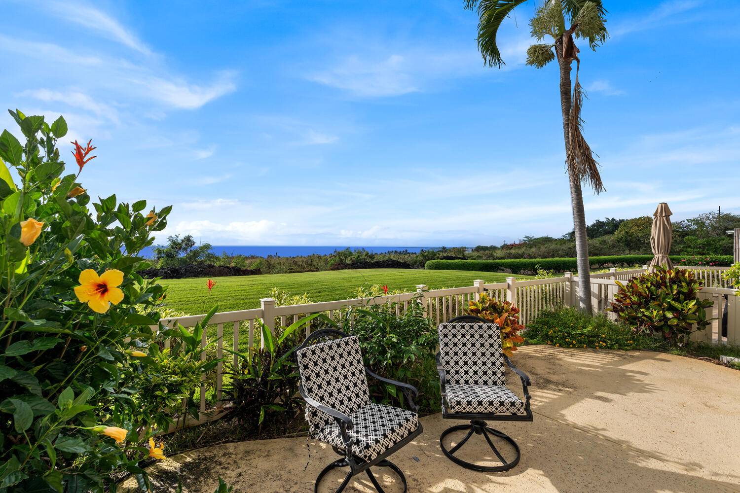 Kailua-kona, HI 96740,75-6060 KUAKINI HWY #L2