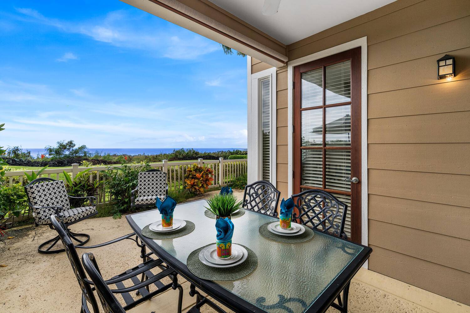 Kailua-kona, HI 96740,75-6060 KUAKINI HWY #L2