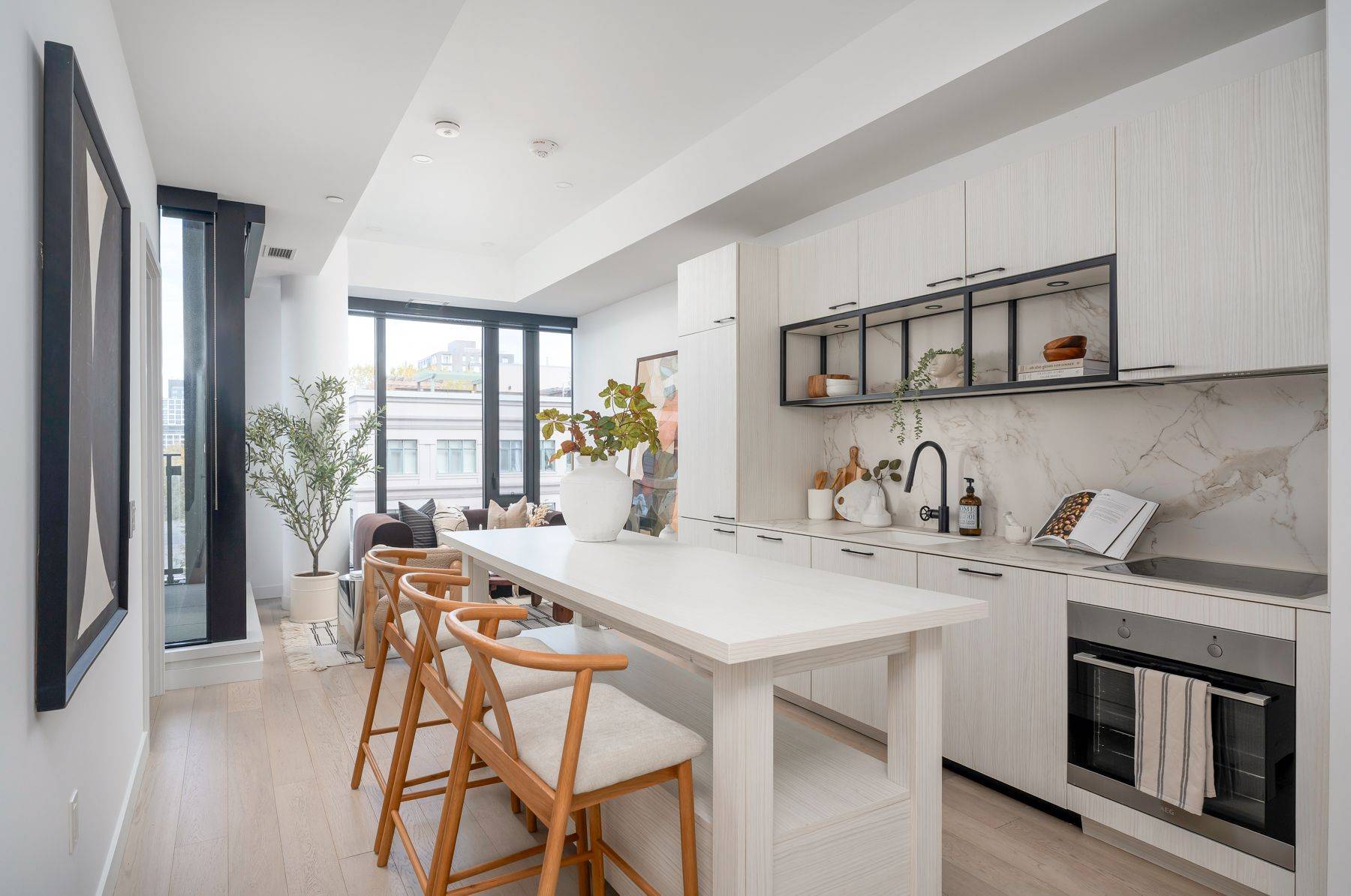 Toronto C01, ON M5V 0P4,505 Richmond ST W #414