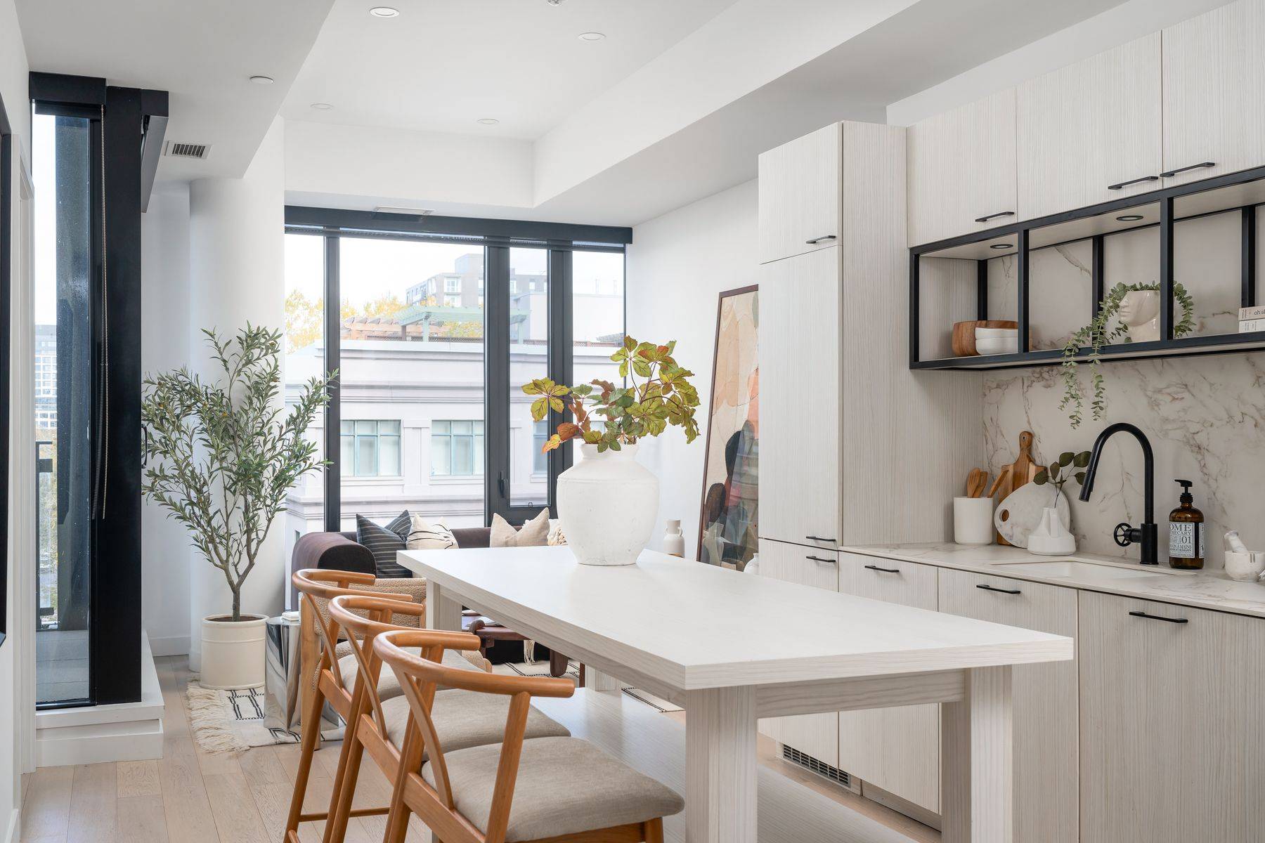 Toronto C01, ON M5V 0P4,505 Richmond ST W #414