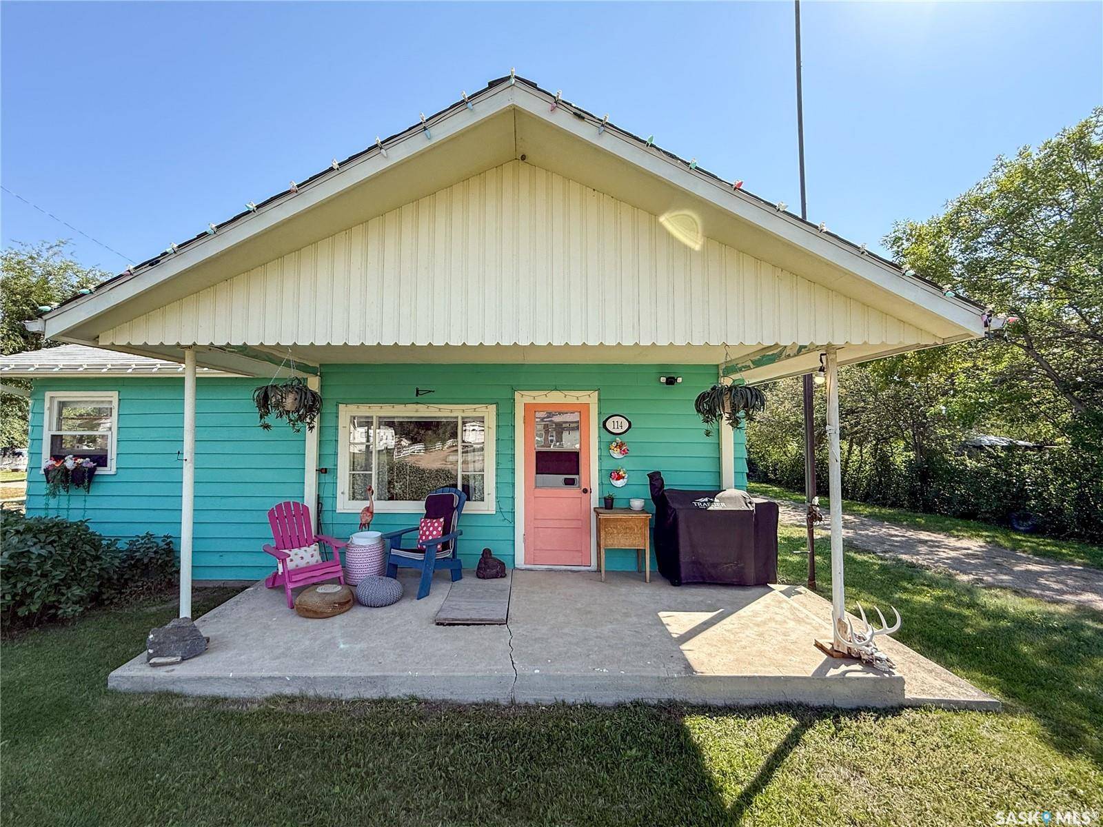 Frontier, SK S0N 0W0,114 1st STREET W